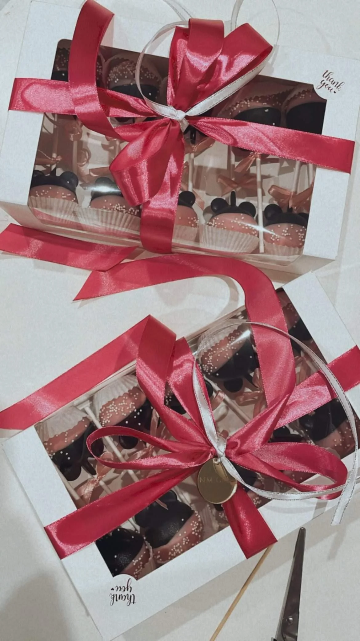 Baltas kartona kastītes ar lodziņu - Image 12