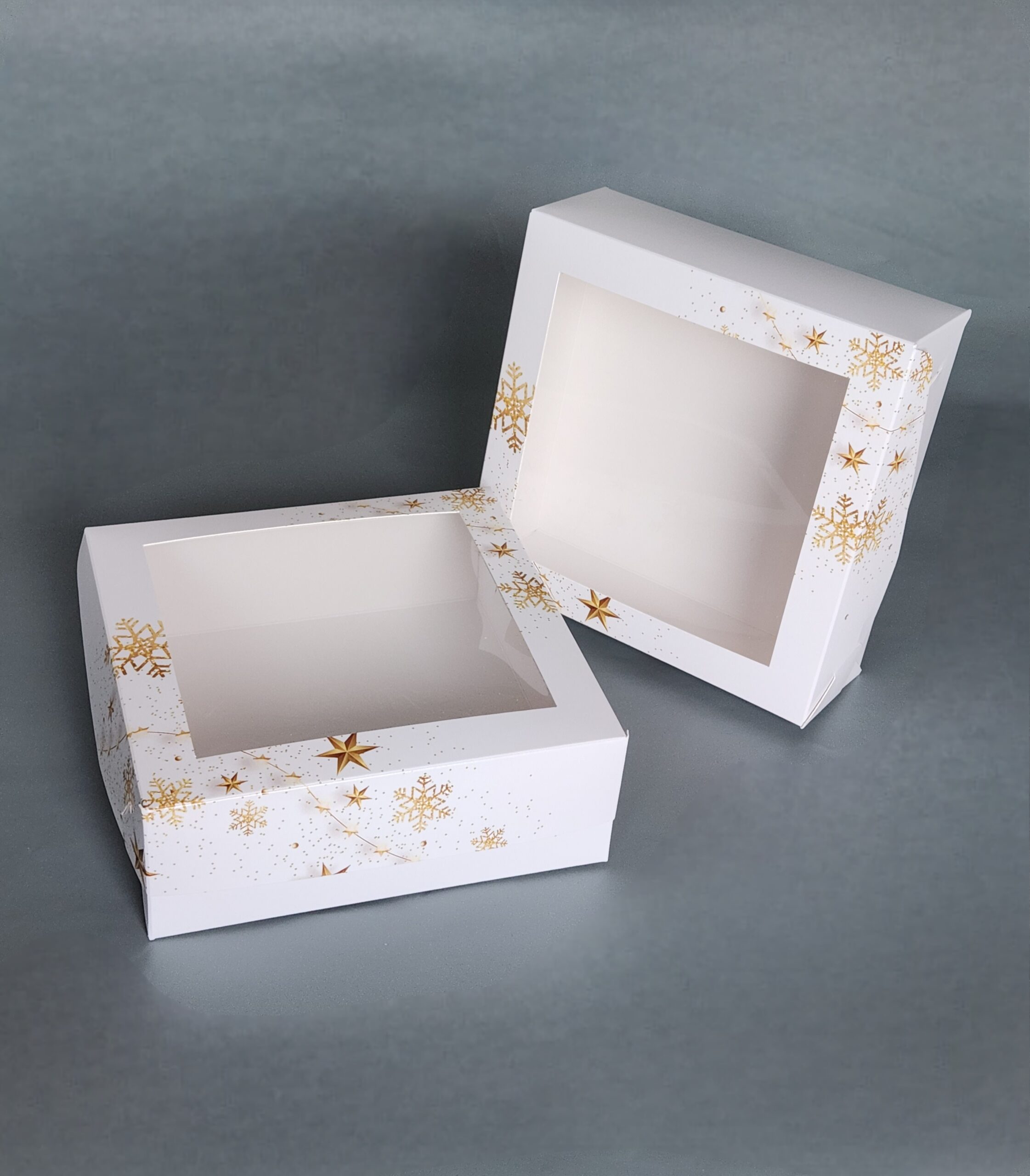 Baltas kartona kastītes ar lodziņu- "Ziema" (21x21x7.5cm)