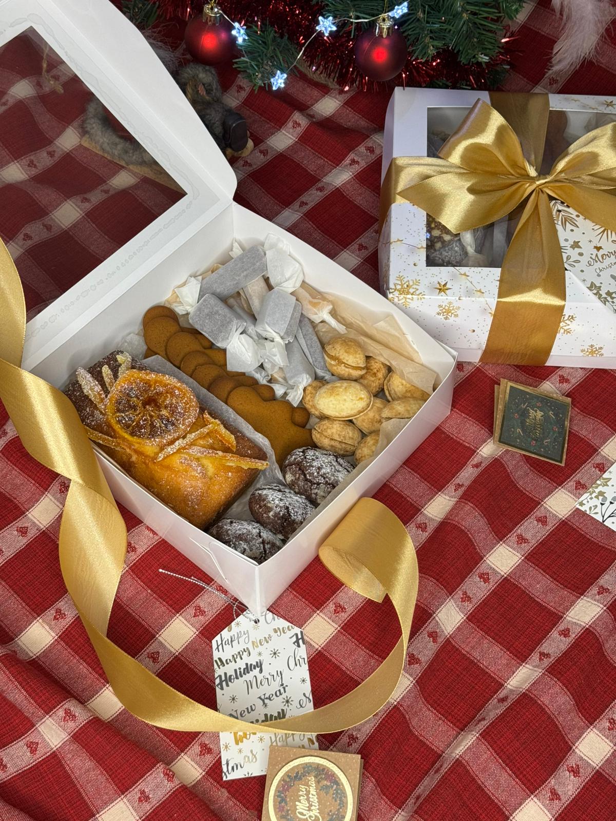 Baltas kartona kastītes ar lodziņu- "Ziema" (21x21x7.5cm) - Image 3